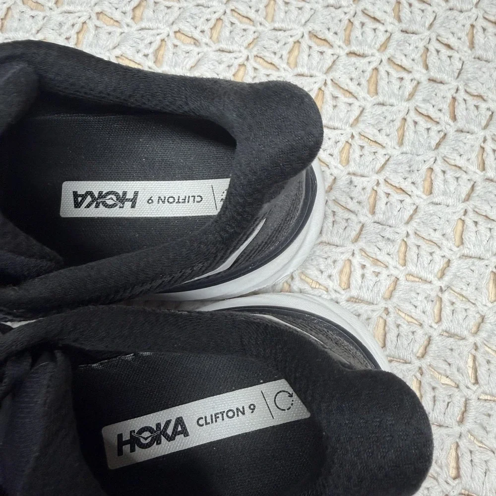 Hoka One One Clifton 9 Wide Running Shoes Women Sz  10D Black Cushioned Sneakers